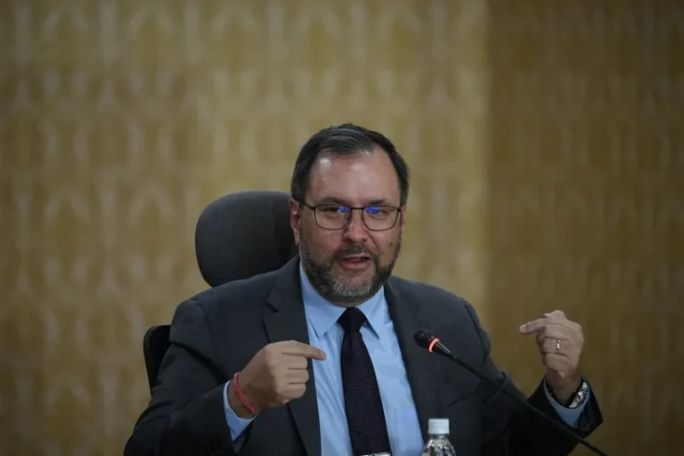 Latin American leaders urge U.S. to withdraw military ships from Caribbean