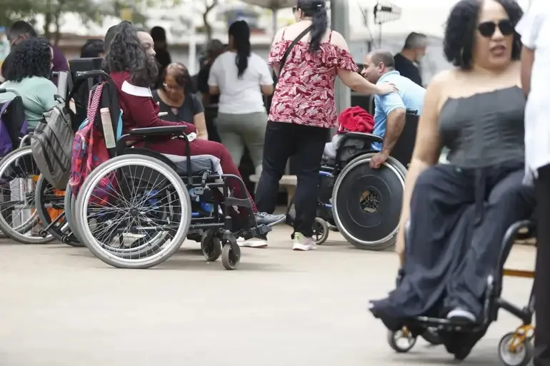 A praça Roosevelt, em São Paulo Paulo (SP), recebeu neste sábado (21) a segunda edição da Parada PCD em celebração ao Dia Nacional de Luta da Pessoa com Deficiência