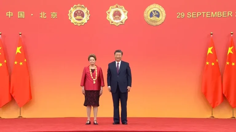 Dilma recebe honraria mais alta da China, no 75º aniversário da  República Popular da China
