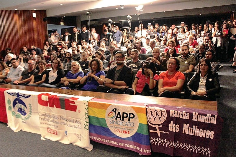 Professores e estudantes são contrários a proposta de "lei da mordaça" em audiência na Alep