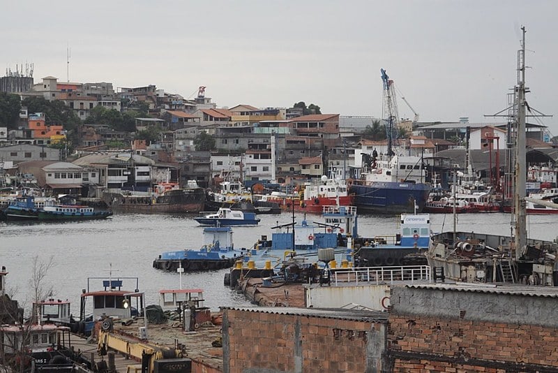 Além da dragagem do canal São Lourenço, o projeto prevê a criação de programas de qualificação técnica para o setor