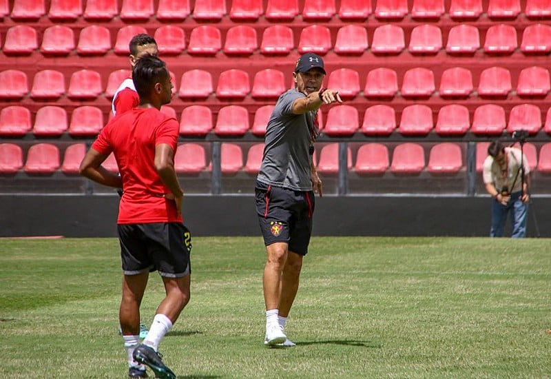Ter noção de que só um milagre nos salva do rebaixamento pode desanimar elenco e torcida, eliminando a pouca esperança que nos resta.