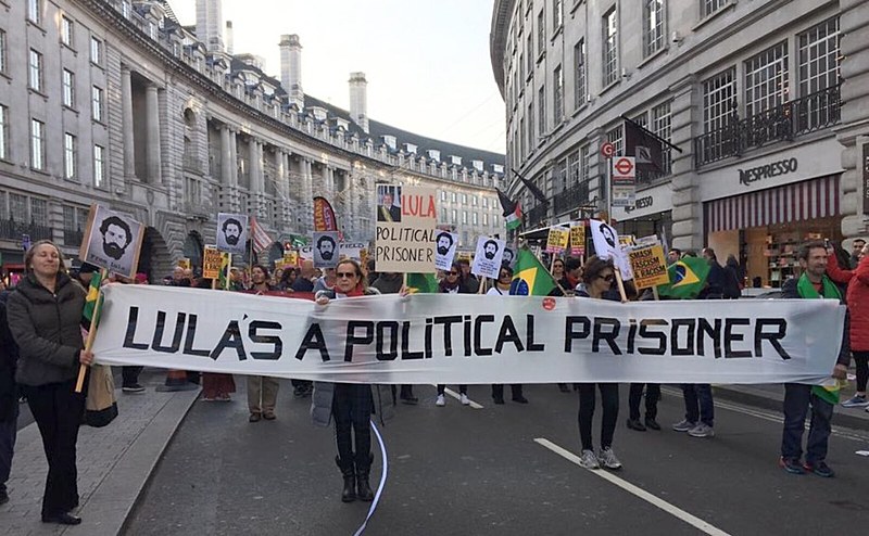 Em Londres, brasileiros denunciaram prisão política do ex-presidente Lula