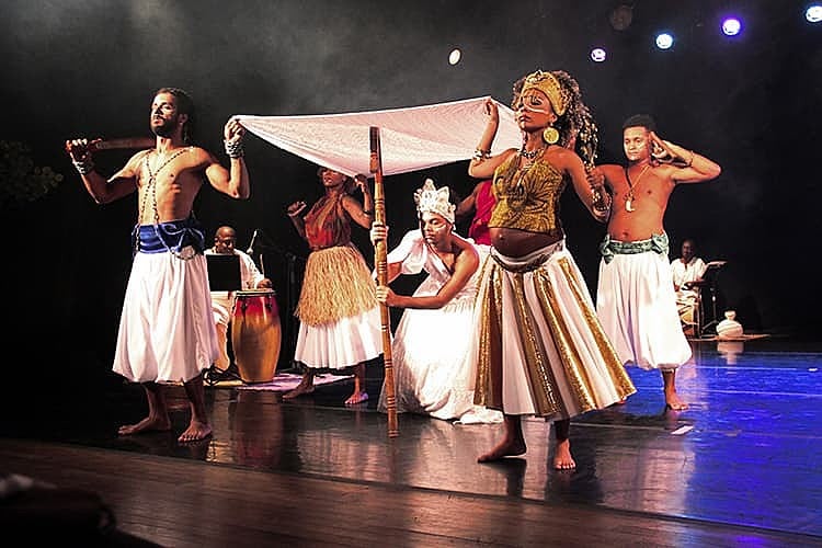 Teatro Municipal Carlos Gomes recebe curta temporada do espetáculo