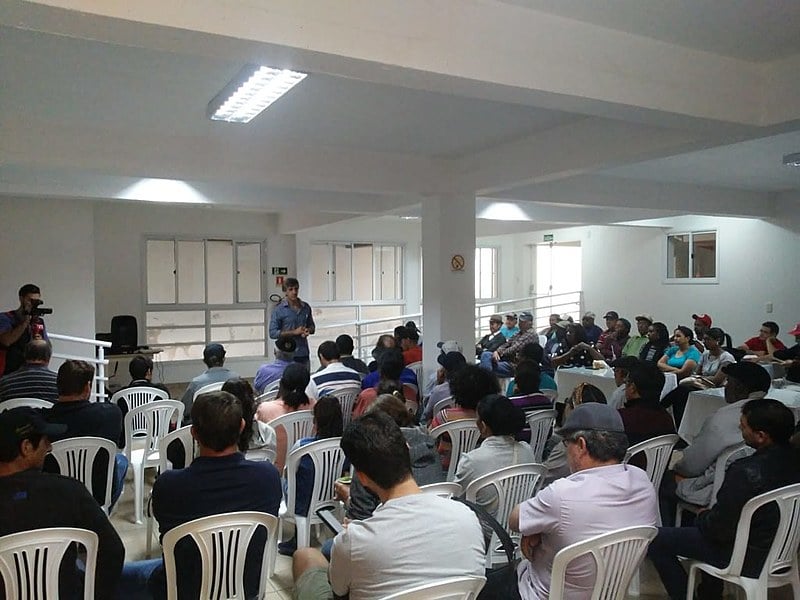 Camponeses e camponesas se reuniram para debater os efeitos da seca e traçar estratégias de ação frente o silêncio dos governos