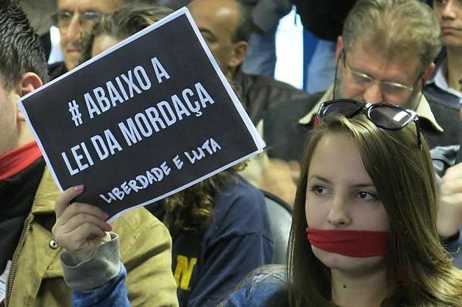 Propostas da articulação Escola sem Partido expressam posições ideológicas antidemocráticas