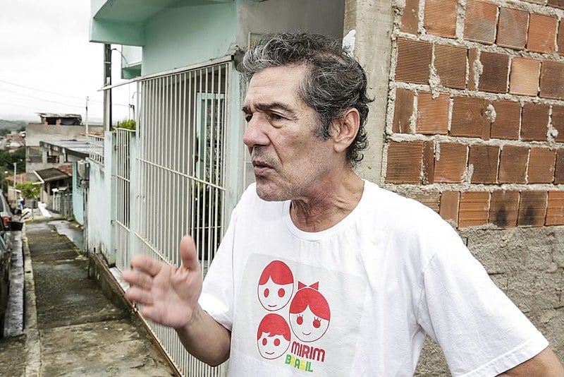 Anacleto Julião é filho de Francisco Julião e Alexina Crespo, que participavam de movimentos de luta populares desde os anos 1940
