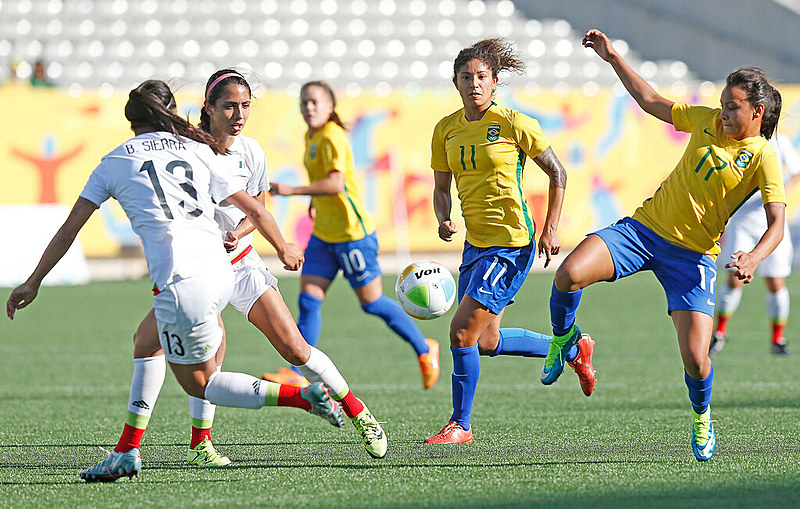 Emily Lima foi demitida depois de apenas treze partidas, apesar de todos os protestos das jogadoras