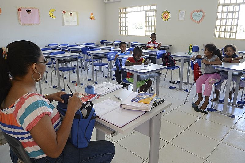 A reforma muda os requisitos para aposentadoria, modifica a forma de cálculo do benefício e extingue todas as regras de transição anteriores