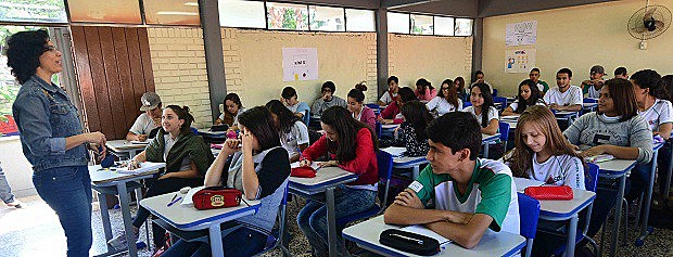 Para diretora do Sind-UTE MG, medida desconsiderou, inclusive, o calendário escolar