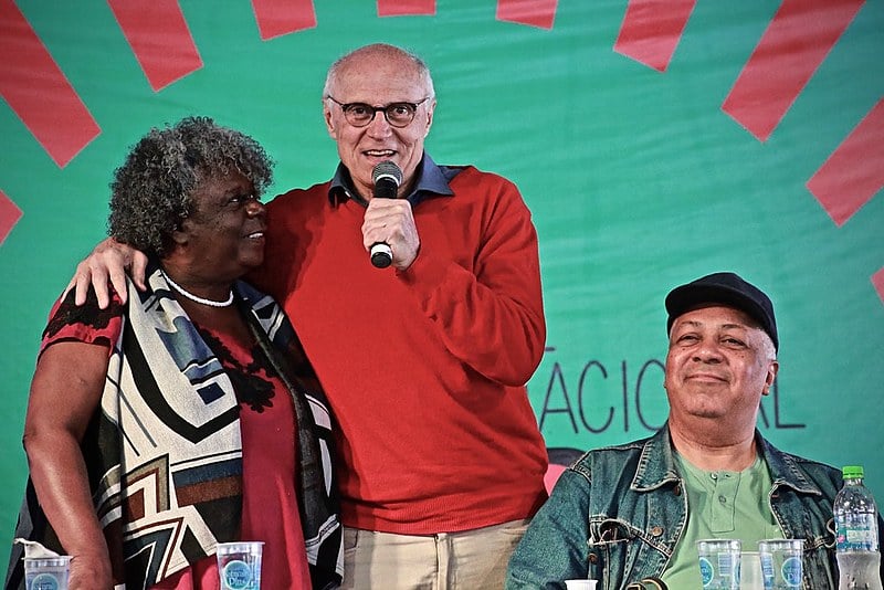 Vereador Eduardo Suplicy (PT)  se somou aos debatedores da mesa de encerramento do 2° Festival Internacional da Utopia