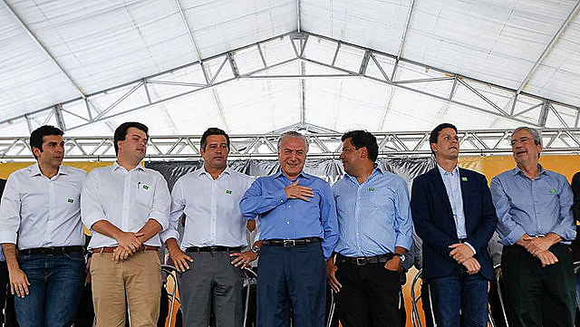 Fernando Filho, Mendonça Filho e Bruno Araújo ao lado de Michel Temer e Eduardo Cunha em evento do Governo Federal.