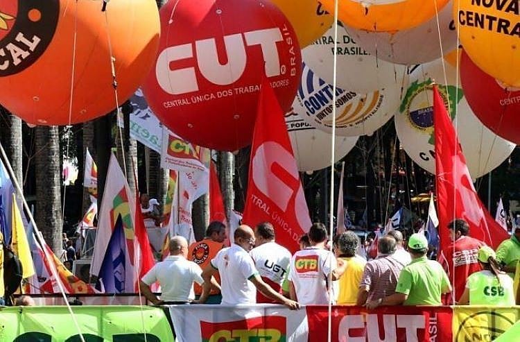 Unidade das centrais sindicais em todo o Brasil reforça luta contra corte nos direitos dos trabalhadores