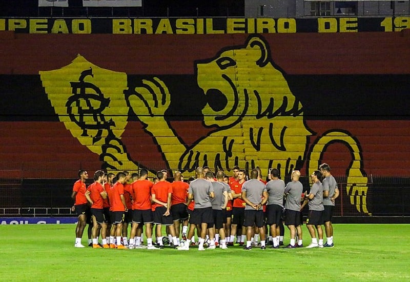 Mesmo com os problemas internos, o clube tem mantido a cabeça erguida