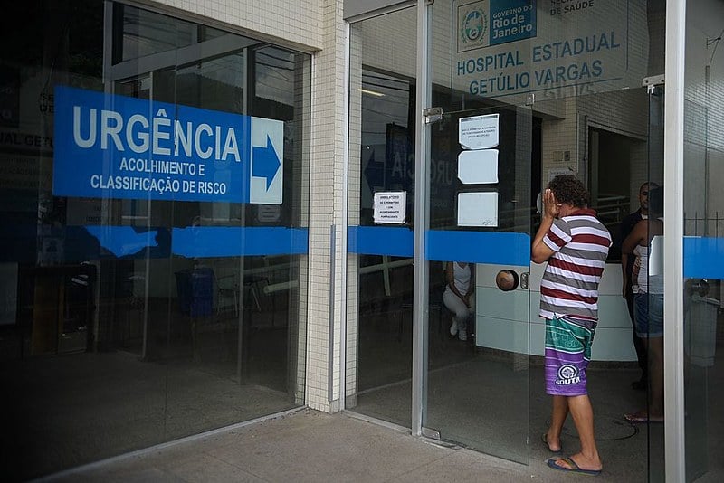 Administração dos hospitais e UPAs por OSs é alvo de críticas no Rio de Janeiro.