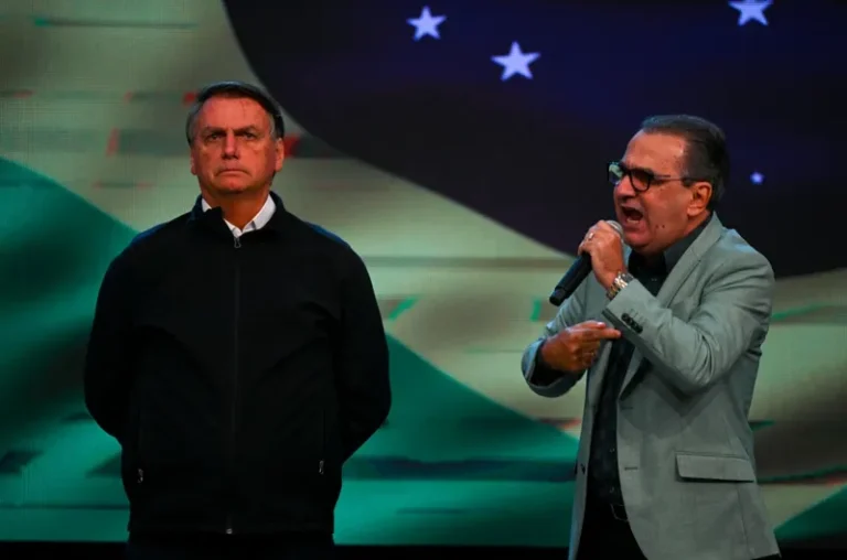 'Covarde', 'omisso' e 'porcaria de líder': Malafaia expõe rachas da direita ao xingar Bolsonaro