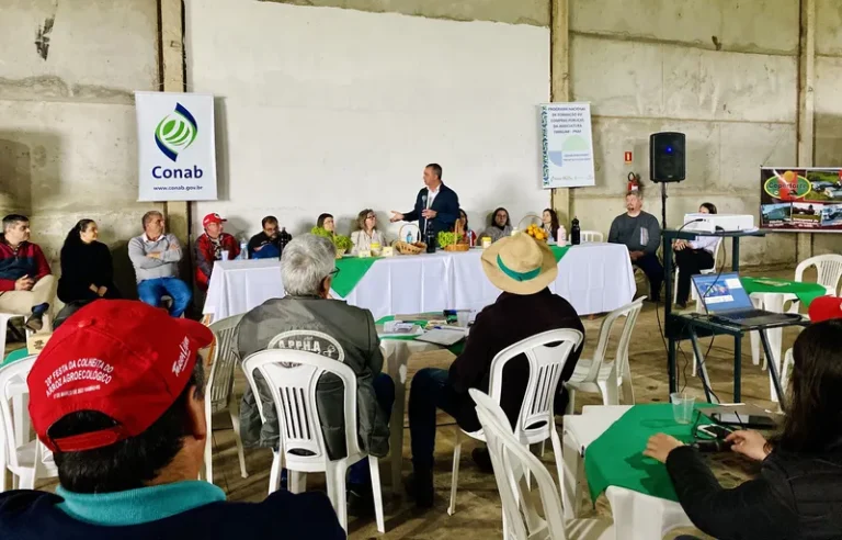 Conab capacita agricultores familiares do RS para ampliar participação no PAA