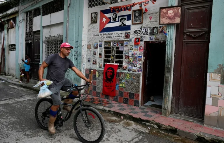 Apagão em Cuba é resultado direto do bloqueio dos EUA, afirma Alba Movimentos