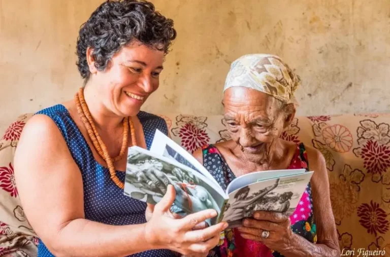Benzedeiras do Jequitinhonha: tradição de região em Minas Gerais é homenageada em livro