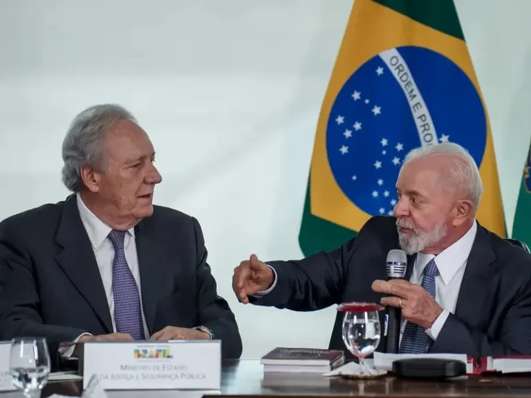 Lula chama governadores para debater PEC da Segurança