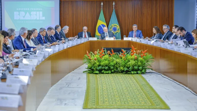 Lula apresenta PEC da Segurança Pública; governadores de direita são contra 