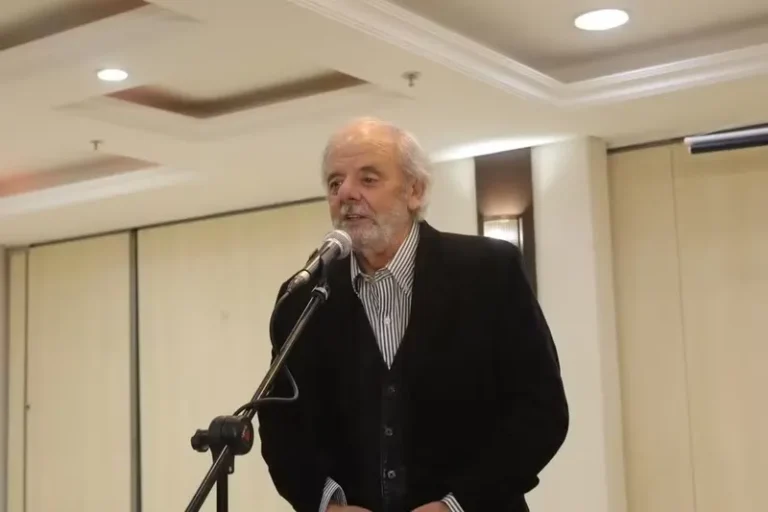 Literatura busca um mundo melhor diante das desarmonias, diz patrono da Feira do Livro