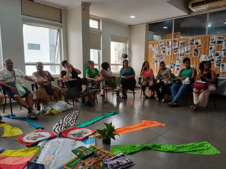Debate sobre racismo é realizado na véspera de Feira de Economia Popular Solidária Antirracista