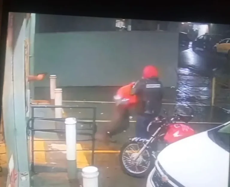 Execução no Oxxo: imagens mostram PM dando tiros pelas costas, ignorados em BO