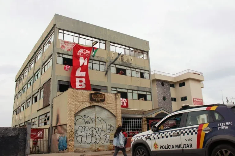 Famílias ocupam prédio abandonado há 7 anos no Setor de Indústrias Gráficas (SIG), em Brasília
