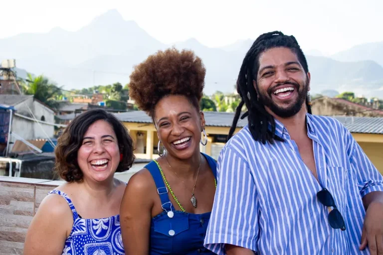 'O riso e o sonho são direitos humanos', defendem artistas da palhaçaria no Papo na Laje