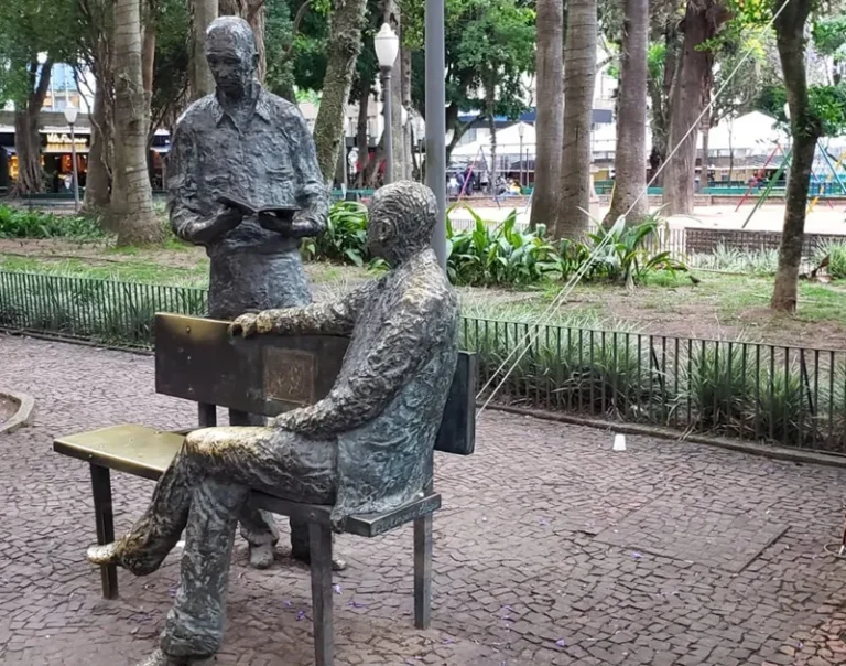 Drummond e Quintana, os grandes campeões da 70ª Feira do Livro em fotos, visitas e homenagens
