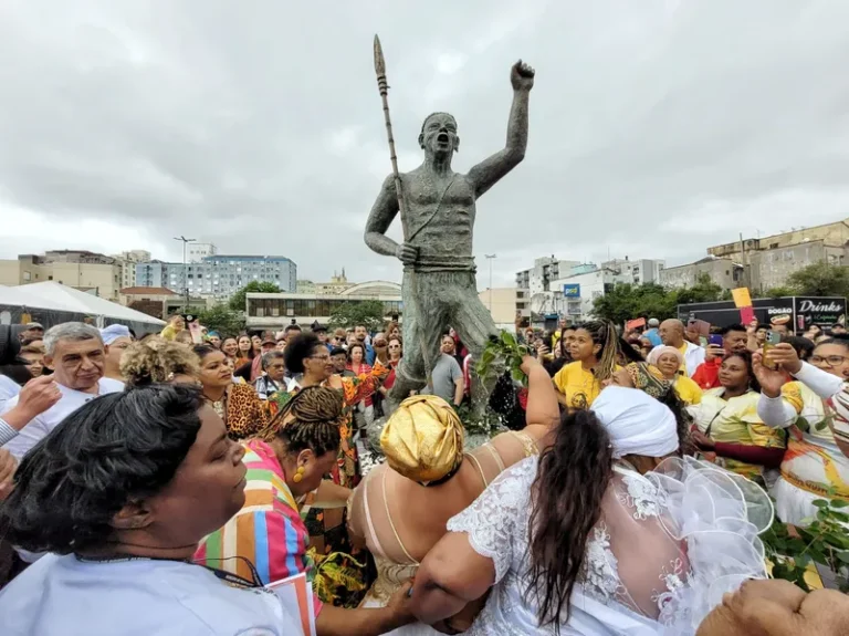 No Dia de Zumbi e da Consciência Negra, Porto Alegre ganha estátua do herói quilombola