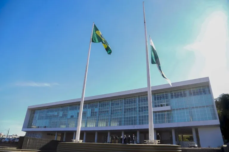 'PL da destruição' prevê flexibilização do licenciamento ambiental no Paraná