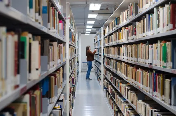 Leitura como direito: livros e bibliotecas são instrumentos do conhecimento emancipatório