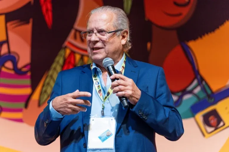 José Dirceu declara apoio a Edinho Silva, prega reconstrução do PT e critica política de juros