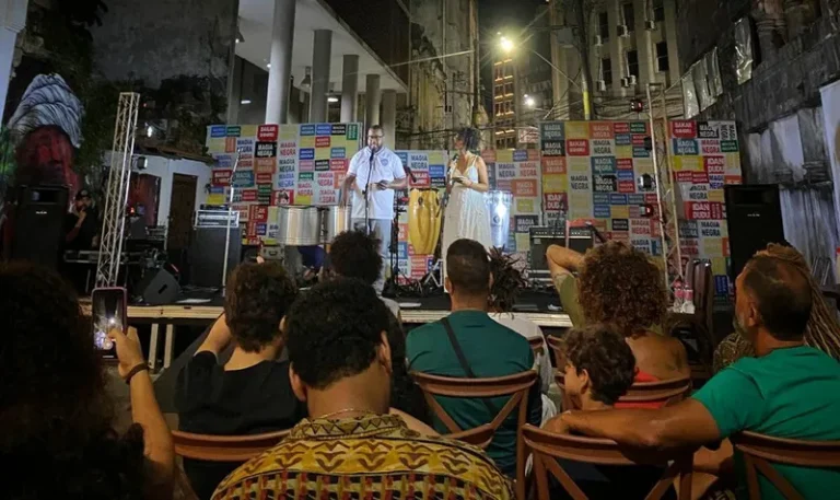 "Ecos de Búzios" - livro lançado em Salvador debate a luta antirracista na comunicação