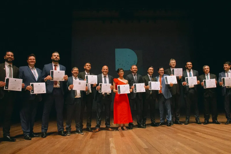 Bia Alcântara, única mulher eleita para a Câmara de Cascavel, destaca a importância da representatividade feminina na política local e nacional.