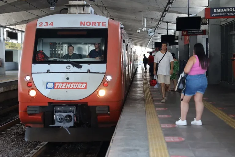 Após meses de espera, a Trensurb chega até o centro de Porto Alegre 