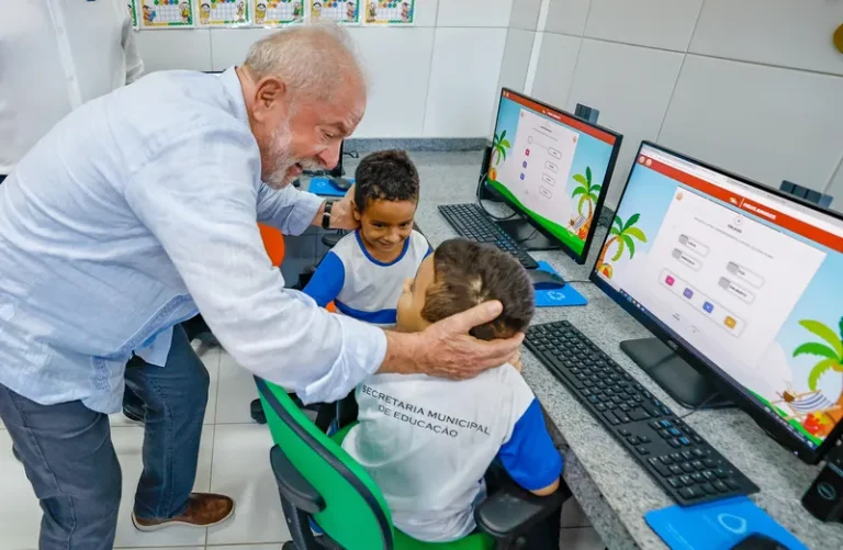 Em dois anos, governo Lula entregou 78 obras de educação em Pernambuco