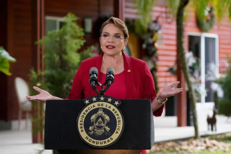 Xiomara Castro acusa 'golpe' e declara nulas as eleições em Honduras