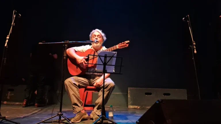 Ato-show pela volta do programa Cantos do Sul da Terra reúne  apoiadores em Porto Alegre
