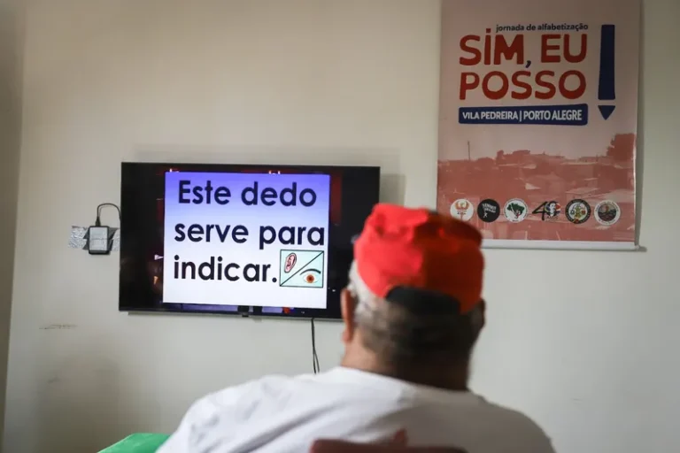 Curso de alfabetização de Jovens Adultos com o método cubano 'Sim, Eu Posso' chega ao RS
