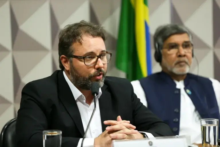 Daniel Cara: redação do Enem está ultraexigente e servindo de propaganda para pré-vestibulares