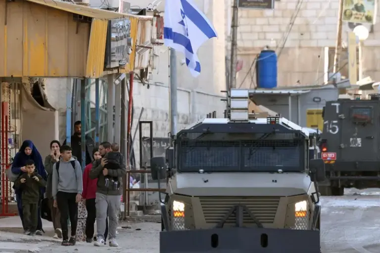 Enquanto cessar-fogo impede ataques em Gaza, Israel intensifica violência na Cisjordânia