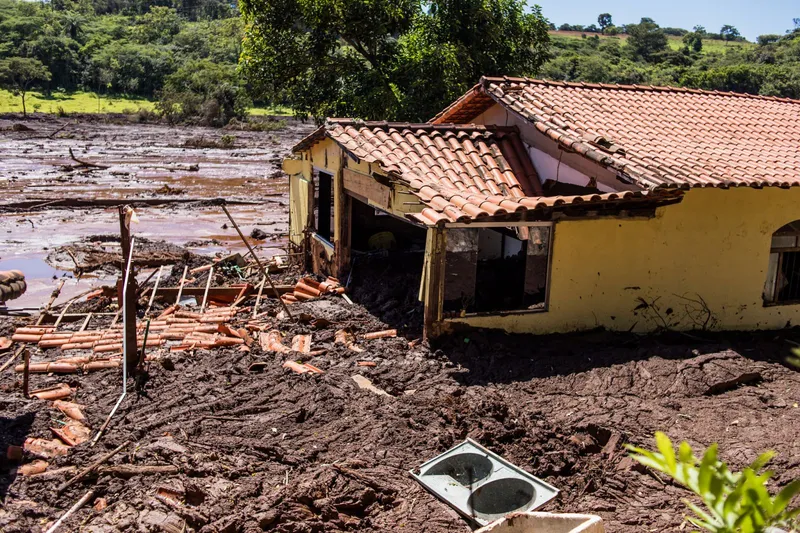 Rompimento da barragem da mina Córrego do Feijão, em Brumadinho, ceifou a vida de 272 pessoas