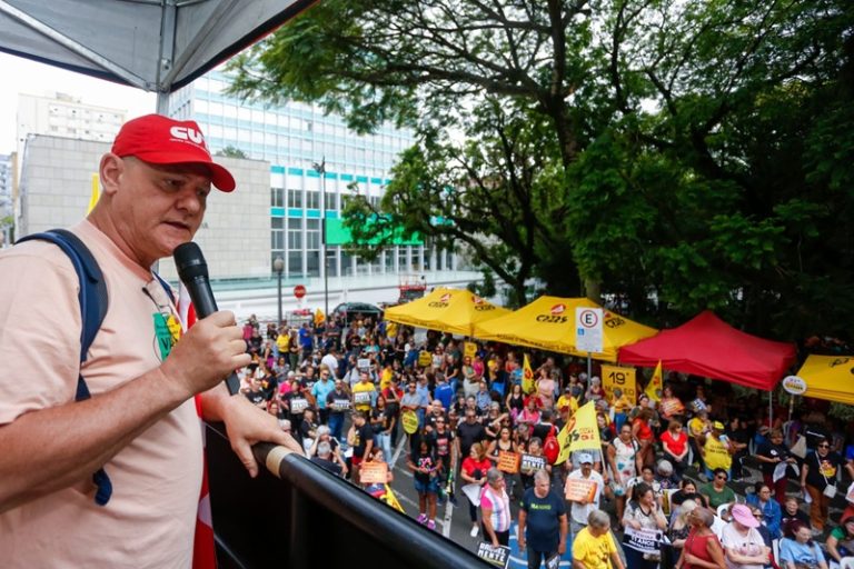 'Redução da jornada vai ser um dos focos do 1º de Maio', adianta presidente da CUT/RS