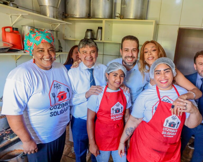 DF: Cozinha Solidária do MTST recebe apoio de  ministro e parlamentares