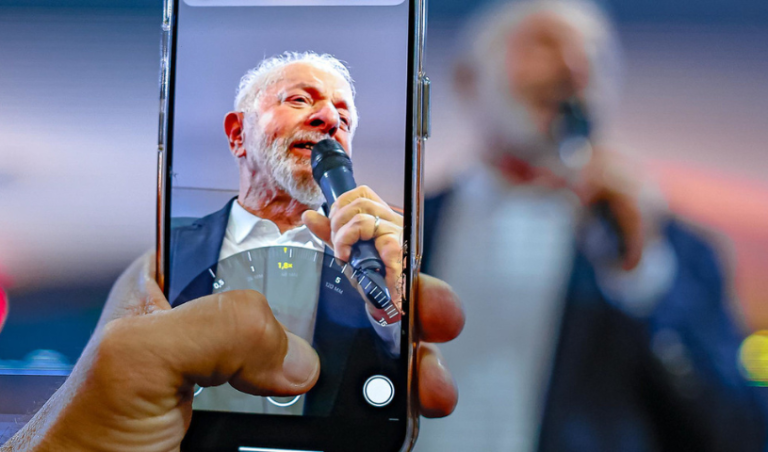 Por que o presidente mais popular da história brasileira lidera o seu mandato mais impopular? 