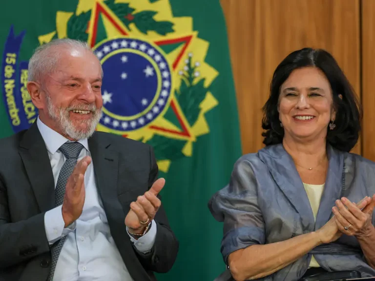 Nísia Trindade deixa Ministério da Saúde; pasta será chefiada por Alexandre Padilha 