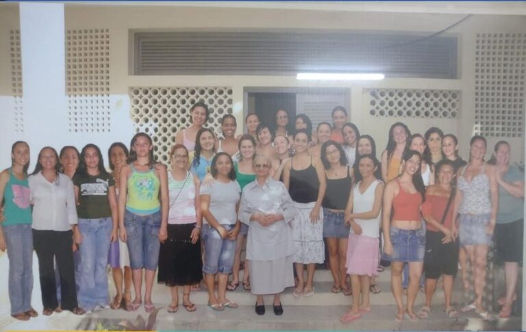 Relato de uma ex-moradora: pelo resgate à memória da Residência Universitária Feminina da Camponesa e Educadora Elizabeth Altina Teixeira 